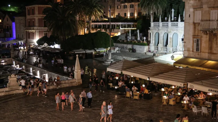 Prvog udarnog vikenda u Zadru policija zatvarala lokale: 'Ako ćemo ovako razvijati turizam, nema nam spasa'