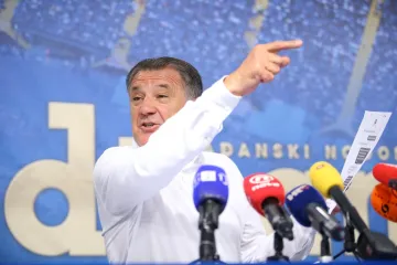 Zdravko ima direktnu komunikaciju s Bogom i od njega je dobio SMS prepisku; ovo je dokaz