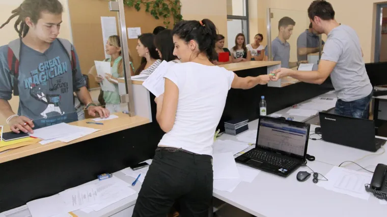 Zbog svjetskog prvenstva u Rusiji državni sužbenici će raditi skraćeno