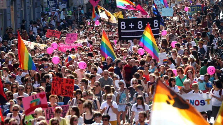 SC zabranio postavljanje LGBT zastave na domove, studenti ju izvjesili sami: 'I MI TU ŽIVIMO!'
