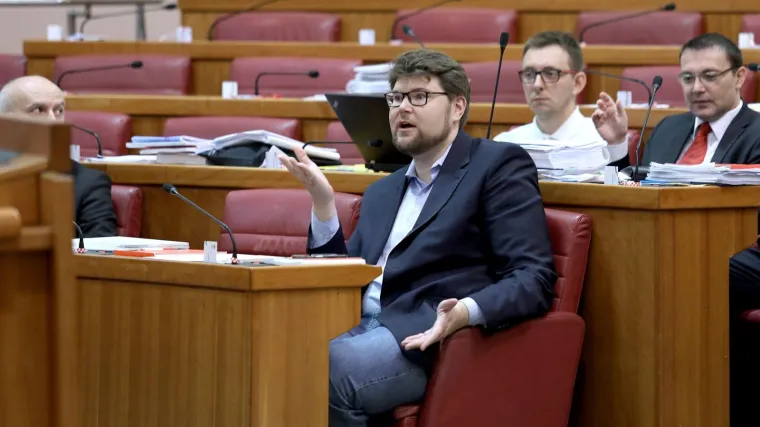 SDP-ovi amandmani padaju jedan za drugim: Oporba uvela 'nova pravila igre', Jandroković dijeli opomene