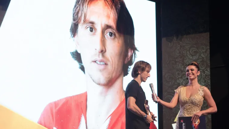 Modrić je i službeno najbolji hrvatski nogometa&scaron;: 'Obećajem da ćemo u Rusiji dati svoj maksimum'