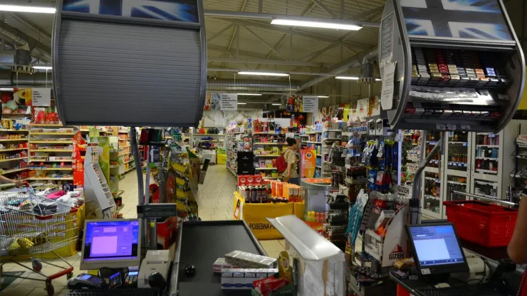 Trgovci jedni drugima kradu kadar bildanjem uvjeta, transfer se plaća 500 kuna