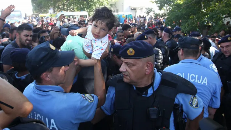 Te&scaron;ke optužbe na račun policije: Are You Syrious objavila uznemirujuće fotografije premlaćene djece