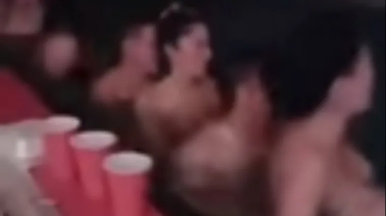 Procurila snimka igrača i 30 prostituki u bazenu