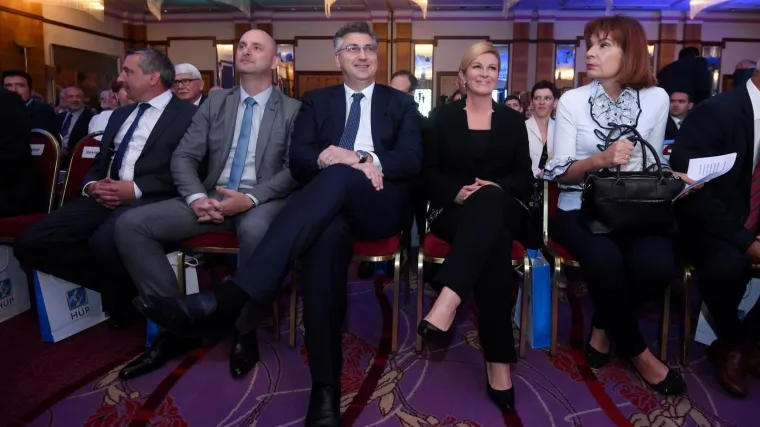 'Od 2019. smanjit ćemo PDV'; PREDSJEDNICA KRITIZIRA: 'Političke elite koče promjene'