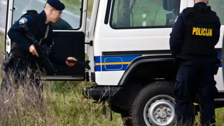 Uhićeni Srbin i dvojica Afganistanaca