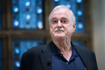 Razgovarali smo s legendarnim Pythonovcem Johnom Cleeseom: 'Plješću mi zbog toga što sam još uvijek u stanju disati'