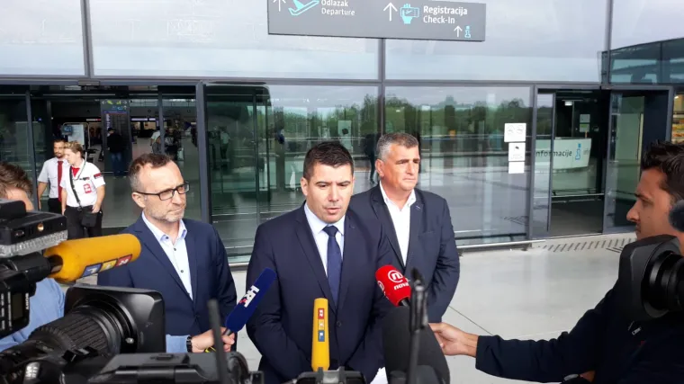 MOST-ovci zahtijevaju popis političara koji će u Rusiju: 'Poslali smo upit HNS-u prije mjesec dana, jo&scaron; nema odgovora'