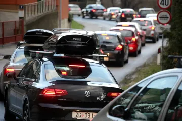 Blokada prometa: Sutra #ugasimotor u 17 sati na 10 minuta zbog skupe trošarine i cijene goriva