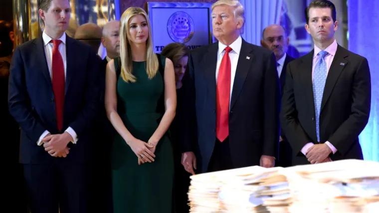 Država New York diže tužbu protiv njega i njegove djece!