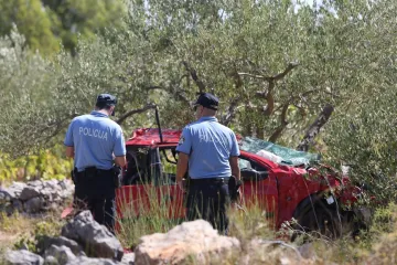 Mladić (25) izletio s ceste kod Haciende: Prevezen u šibensku bolnicu s ozljedama opasnim po život