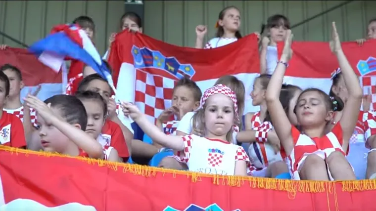 VIDEO Najslađi navijači Hrvatske: 'Zagrepčanke i dečki' podržali Vatrene novom pjesmom i spotom
