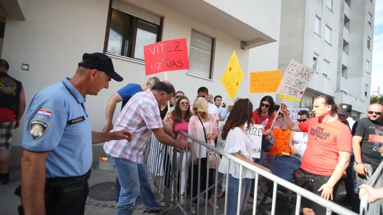 Uoči ovrhe maleni Cesare završio u bolnici: 'Slomit će dušu tom djetetu'