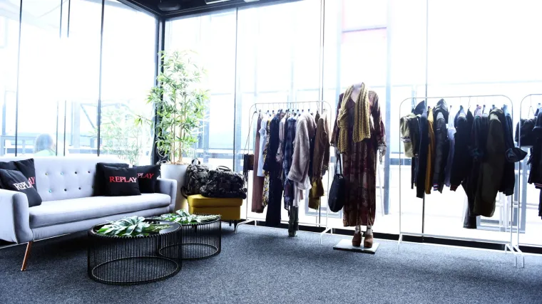 Fashion comeback: Devedesete kao inspiracija za novu Replay kolekciju