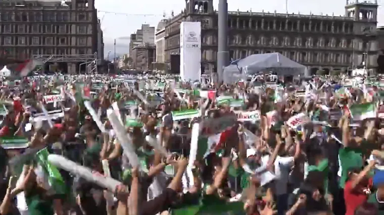 Ovo nije stilska figura, Hirving Lozano je doslovno zatresao svoju domovinu!