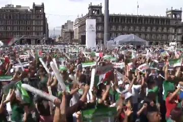 Ovo nije stilska figura, Hirving Lozano je doslovno zatresao svoju domovinu!