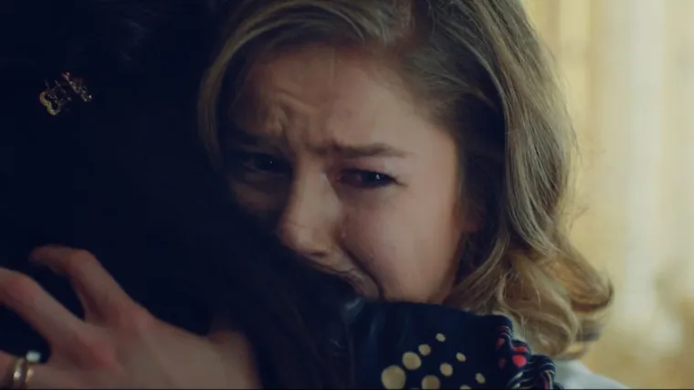 Ponovni susret sestara Melek i Hulije izaziva različite reakcije ukućana (Djevojka sa sela)