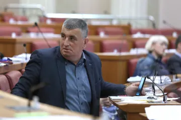 'Danas me sram što sam političar'