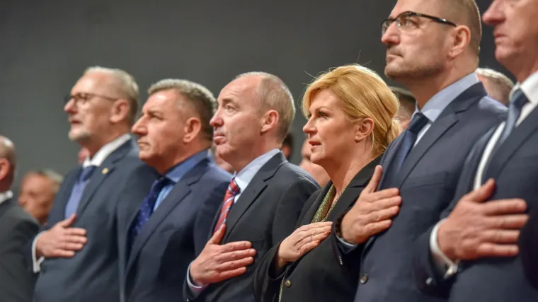 HDZ-ovci POSTAVILI ULTIMATUM KOLINDI: 'Ako nastavi kritizirati Vladu, mi ćemo za novog predsjednika podržati ovog čovjeka!'