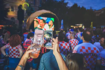 Nema veze, znamo gdje, osim utakmica, ima i odlične hrane i genijalne glazbe