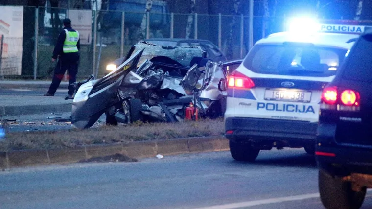 'Ostao je priklje&scaron;ten, nepomično je ležao...'