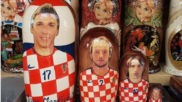 FOTO Hrvatska je hit SP-a! U ruskim suvenirnicama osvanule 'babu&scaron;ke' s likovima Vatrenih!