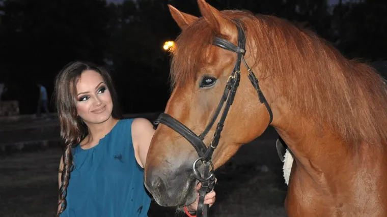 Njoj nije potrebna limuzina, samo njena Rajna