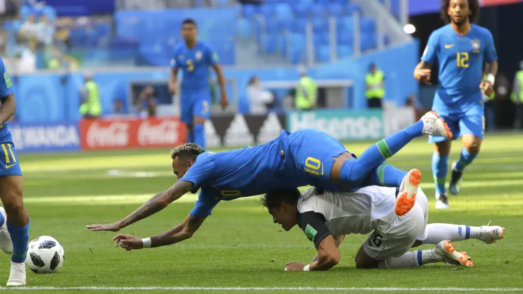 FOTO Evo kako privući goste: Svaki put kad Neymar padne gosti dobiju piće na račun kuće