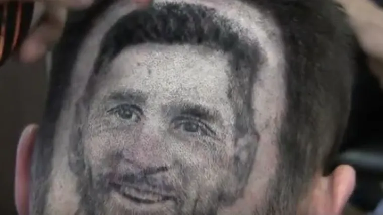 Za sve ljubitelje nogometa: ovaj Vam frizer od kose može napraviti Ronalda ili Messija