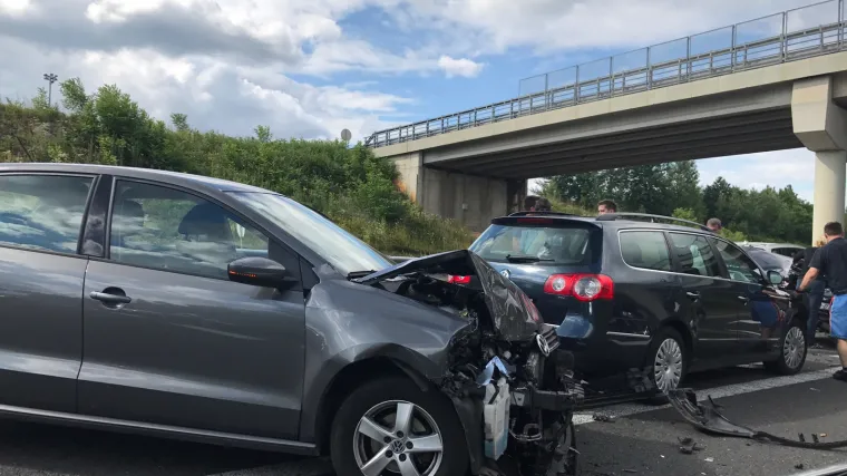 Ljudi se vraćaju s produženog vikenda, nesreća kod Karlovca, evo gdje se stvaraju kilometarske kolone