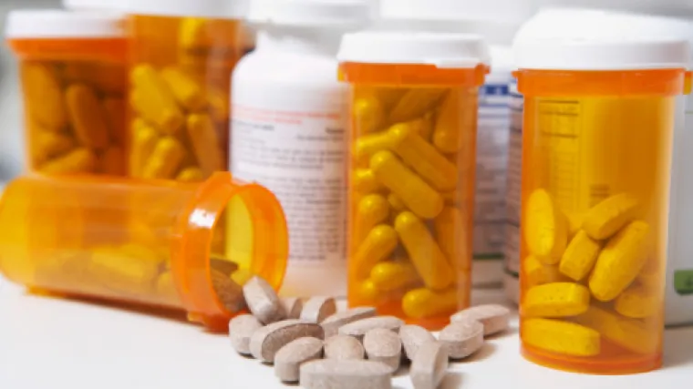 Ne razlikujemo teže od lakših tegoba, a više od polovice Hrvata uzima lijekove bez savjetovanja sa stručnjakom