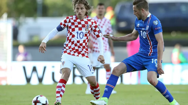 Tražimo va&scaron;e mi&scaron;ljenje: Mogu li Vatreni večeras u 'mije&scaron;anom' sastavu slaviti protiv Islanda?