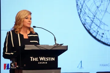 Grabar-Kitarović: 'Moramo raditi na stvaranju uvjeta kakvi postoje u državama u koje nam ljudi odlaze'