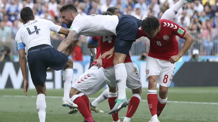 Francuzi i Danci odigrali najružniju utakmicu prvenstva, a Peruanci izborili pobjedu nakon 30 godina