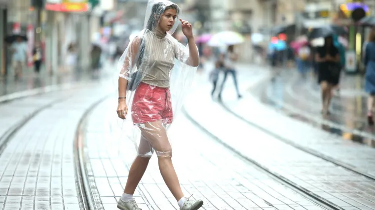 Tvrdoglavi ki&scaron;ni oblaci jo&scaron; će se zadržati iznad Hrvatske, evo dokad