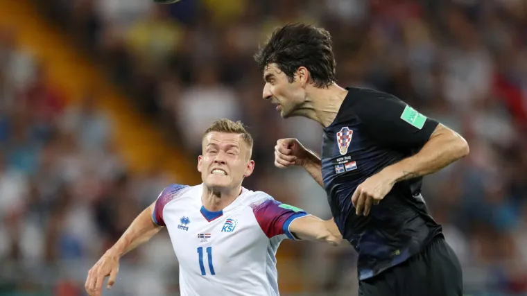 Dokapetan Vatrenih ne osvrće se na ono &scaron;to ljudi pričaju, spu&scaron;ta loptu na zemlju i upozorava na zamku