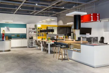 Lesnina XXXL Hrvatska u Zagrebu je otvorila iz temelja preuređen, najnoviji i najmoderniji prodajni centar &ndash; Lesnina XXXL Zagreb East