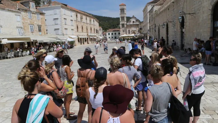 'Grad nam je podignuo cijenu najma 250 posto!'; GOSTI: '&Scaron;to se bunite? Pa pivo naplaćujete 40 kuna'