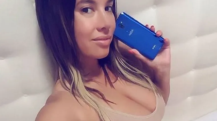 Seksi Nives se utegnula u triko koji je sve njene čari naglasio do najsitnijeg detalja