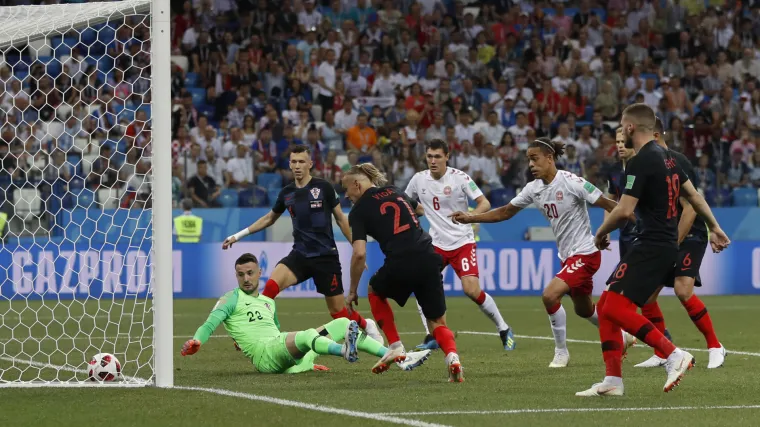 Vatreno kr&scaron;tenje u osmini finala: Ovo je J&oslash;rgensenov pogodak kojim su Danci poveli