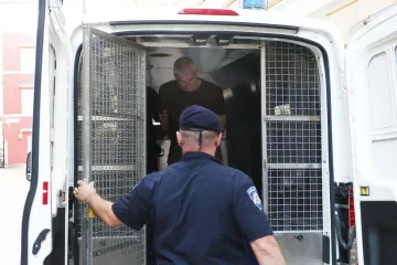 Uhićen muškarac koji je bacio bombu u dvorište policije u Zadru