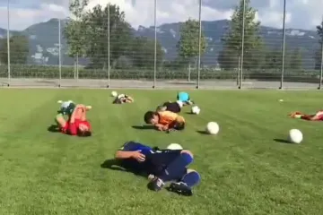 Ono kad te ismijavaju i klinci: Pogledajte kako Neymarovo kotrljanje imitiraju najmlađi
