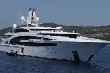 POGLEDAJTE JAHTU KAZAHSTANSKOG MILIJARDERA USIDRENU KOD HVARA: Dugačka je 101 metar, a vrijedna 200 milijuna dolara
