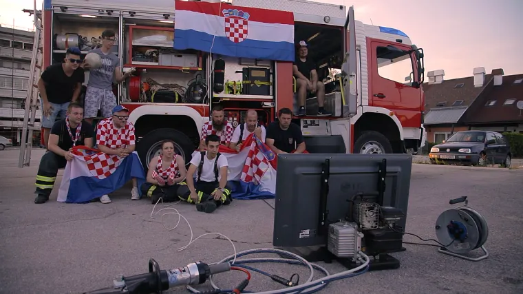 'Ponekad su sporedne stvari najvažnije na svijetu': Pogledajte video podr&scaron;ku vatrogasca Vatrenima