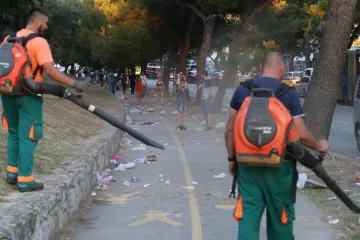 Komunalac već u 7 sati očistio i oprao i najmanji kutak oko Poljuda