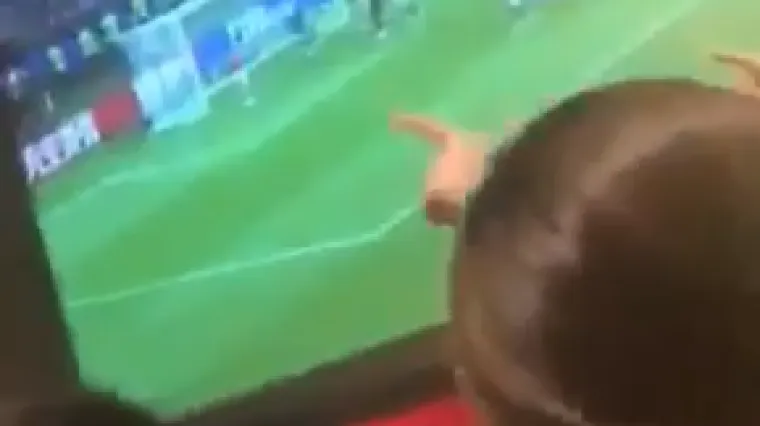 VIDEO Maturantima iz Hrvatske pozvali policiju jer su slavili pobjedu Vatrenih