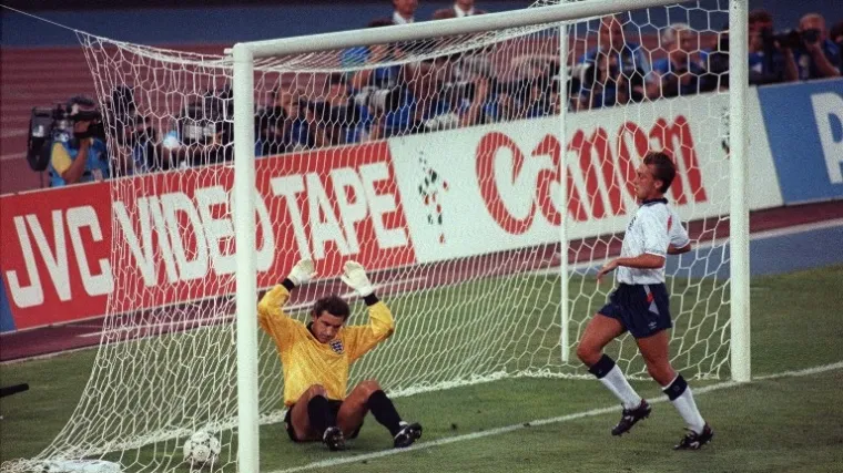 iPhone, Fejs, YouTube i Hrvatska