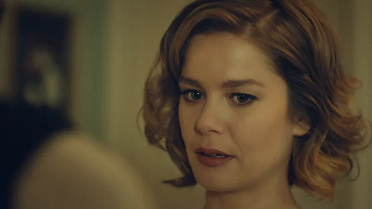 Hulija ja zabrinuta zbog Ajlin posebice zato jer Kerim putuje u Berlin (Djevojka sa sela)