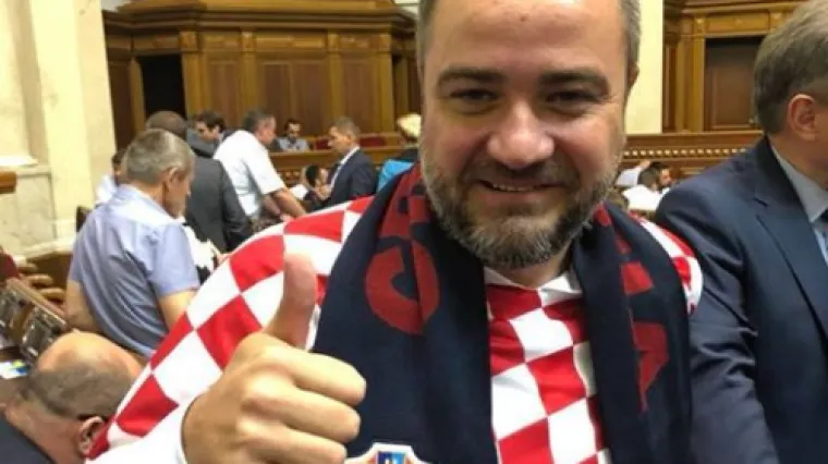 Predsjednik ukrajinskog saveza u&scaron;etao u parlament u hrvatskom dresu: 'Platit ćemo kaznu za Vukojevića!'